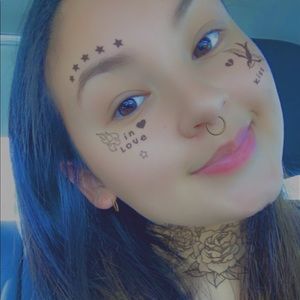 Meet your Posher, Chloe